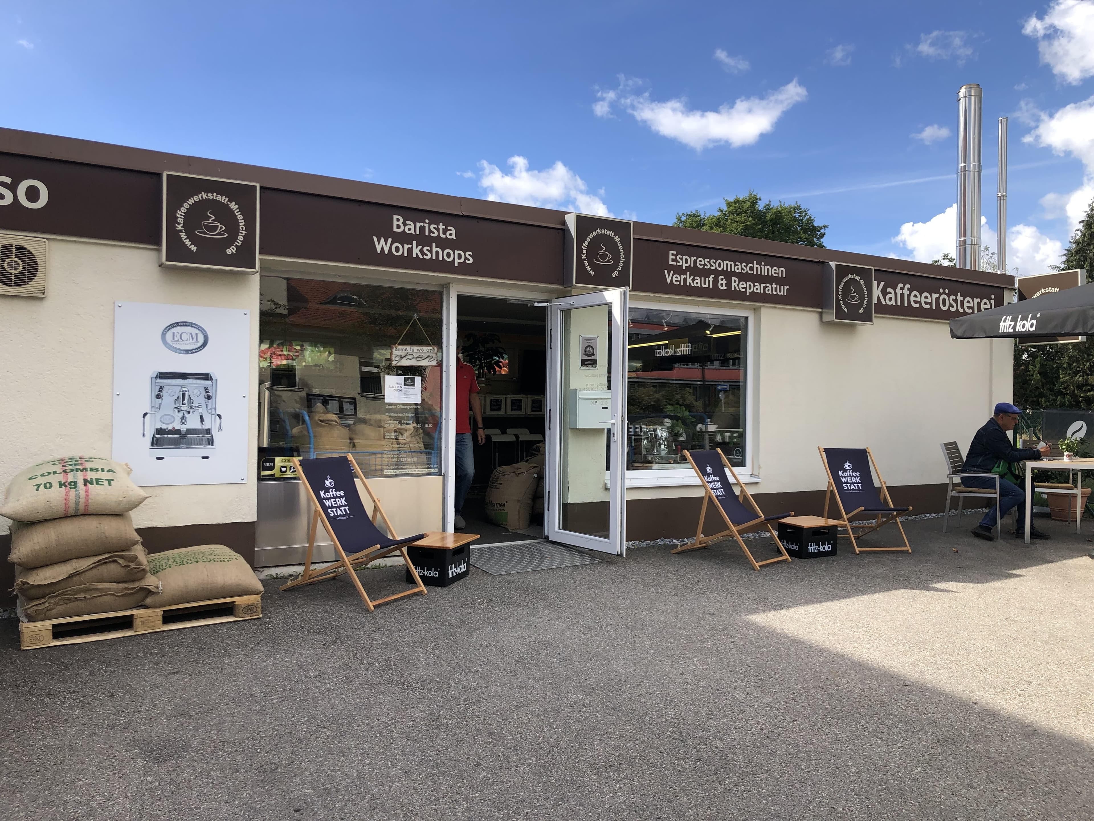 Vorderansicht des Kaffeewerkstatt München Ladens