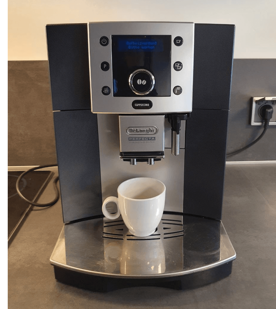 Bild von einem Kaffeevollautomaten DeLonghi Perfecta